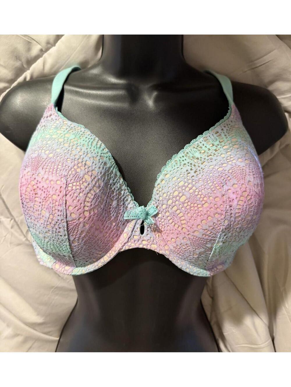 BRA Victoria's Secret Body by Victoria Perfect Coverage Lace 38D Wired